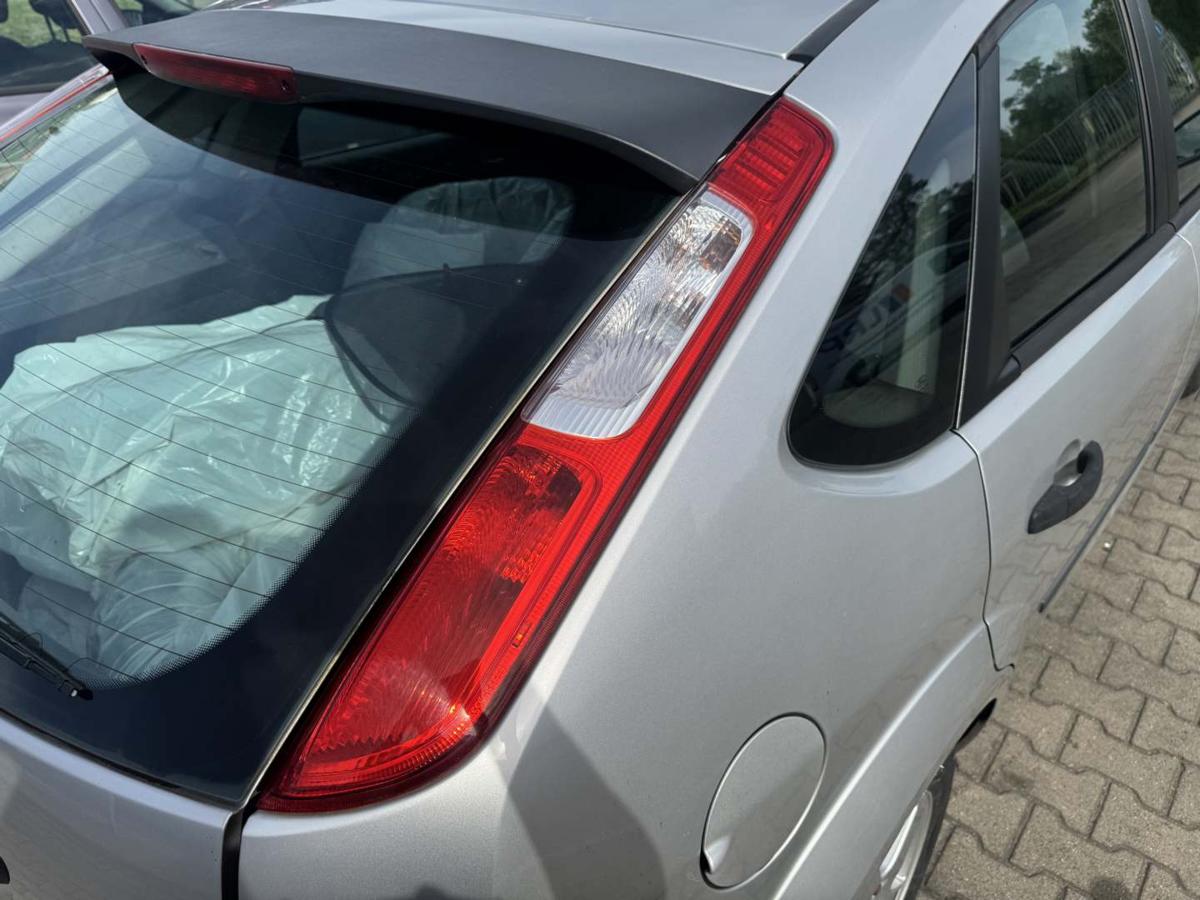 Ford Focus 2 original T&uuml;r vorn rechts Polar Silber 5-T&uuml;rer Rohbau Bj.2005